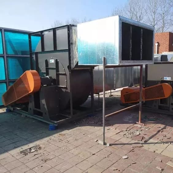 油煙凈化專用風(fēng)機 改造后2 油煙凈化專用風(fēng)機 改造后2